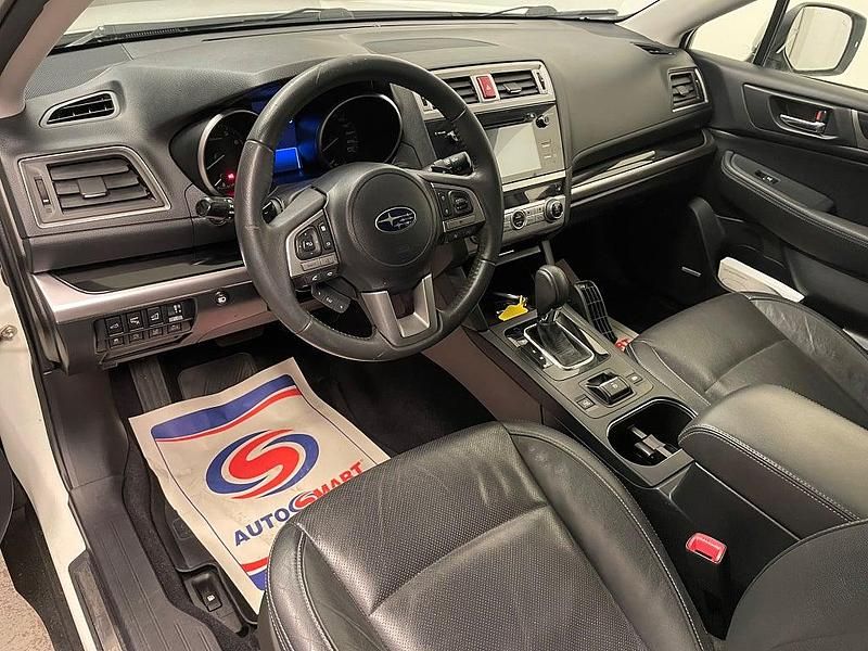 Begagnad Subaru Outback 175 HK (128 kW) 2016 Vitmetallic Kombi