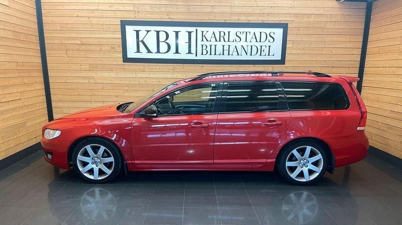 Röd Begagnad 2015 Volvo V70 Dynamic Kombi | 129 900 kr (Marknadspris) - Bild 1/4