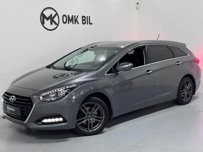 Grå Begagnad 2016 Hyundai i40 Comfort Kombi | 99 900 kr (Marknadspris) - Bild 1/4