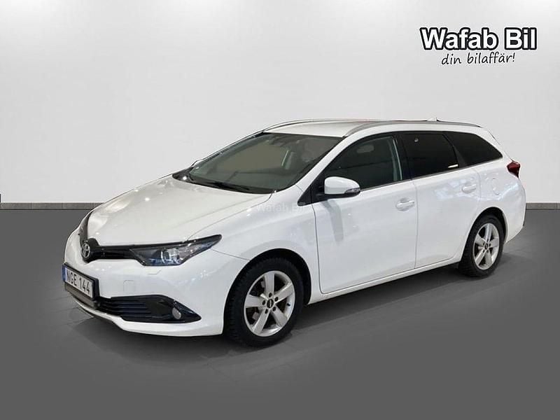 Vit Begagnad 2019 Toyota Auris Touring Sports Kombi | 169 900 kr - Bild 1/4
