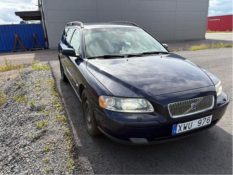 Blå Begagnad 2006 Volvo V70 Kinetic Kombi | 27 000 kr (Bra pris) - Bild 1/4