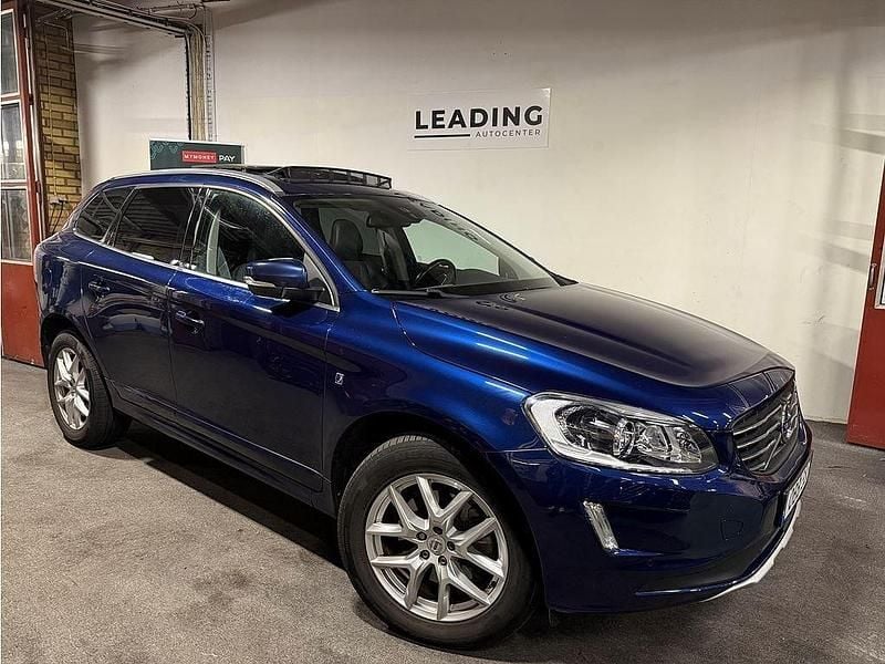 Blå Begagnad 2015 Volvo XC60 Ocean Race SUV | 169 900 kr (Marknadspris) - Bild 1/4