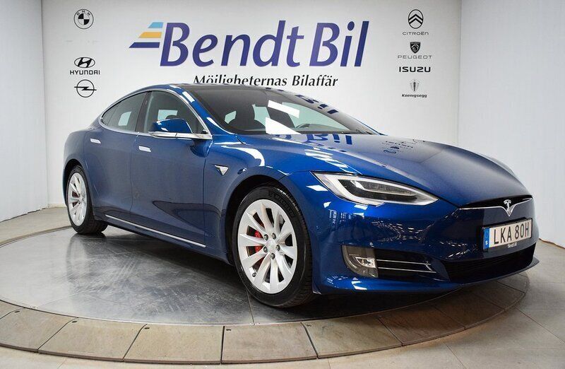 Blå Begagnad 2020 Tesla Model S Performance Sedan | 519 500 kr (Dyr) - Bild 1/4
