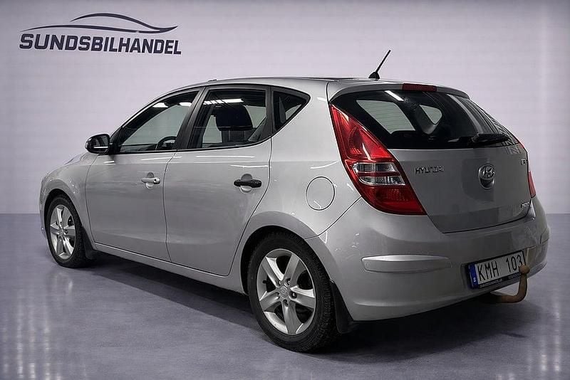 Begagnad Hyundai i30 116 HK (85 kW) 2008 Silver Halvkombi