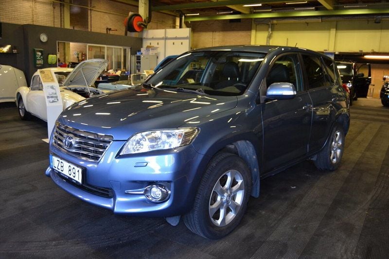 Begagnad Toyota RAV4 158 HK (116 kW) 2011 Blå SUV