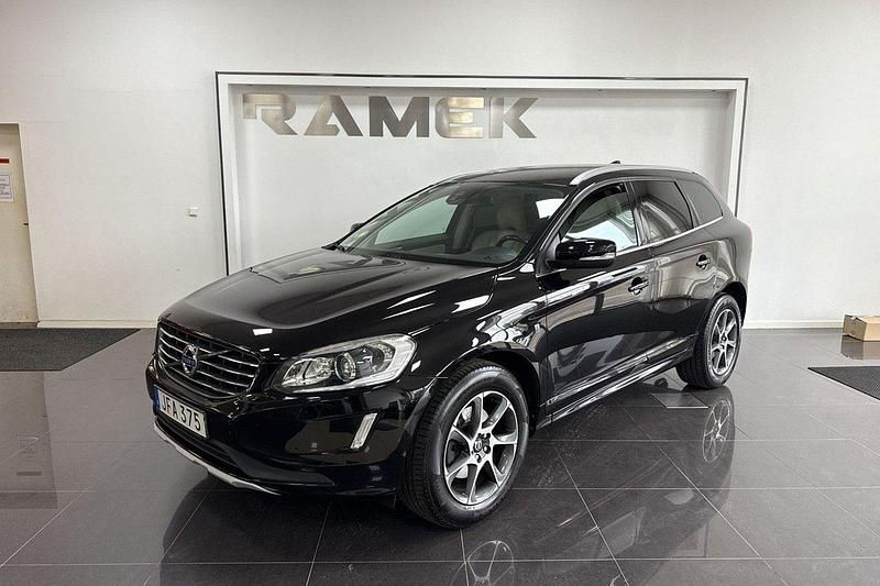 Svart Begagnad 2015 Volvo XC60 Ocean Race SUV | 159 000 kr (Marknadspris) - Bild 1/4