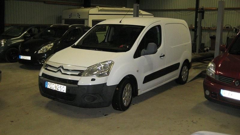 Vit Begagnad 2009 Citroën Berlingo Van | 46 900 kr (Lite dyr) - Bild 1/4