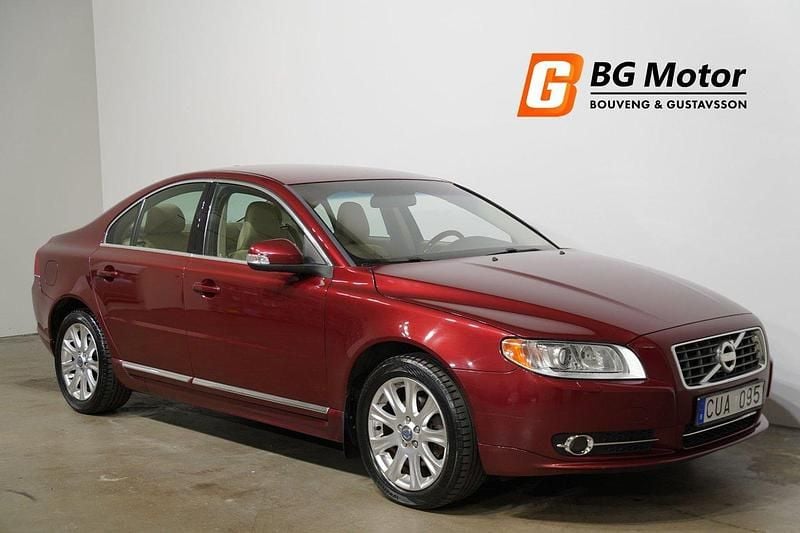 Röd Begagnad 2010 Volvo S80 Summum Sedan | 89 900 kr (Dyr) - Bild 1/4