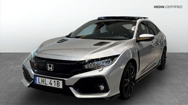 Silver Begagnad 2018 Honda Civic Halvkombi | 189 000 kr (Bra pris) - Bild 1/4