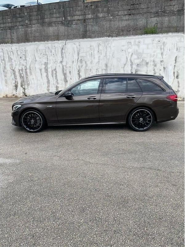 Brun Begagnad 2017 Mercedes C43 AMG AMG line Kombi | 315 000 kr (Marknadspris) - Bild 1/4