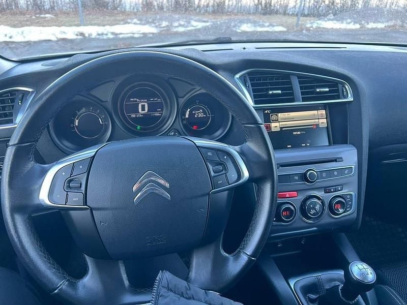 Begagnad Citroën C4 PureTech 110 HK (80 kW) 2015