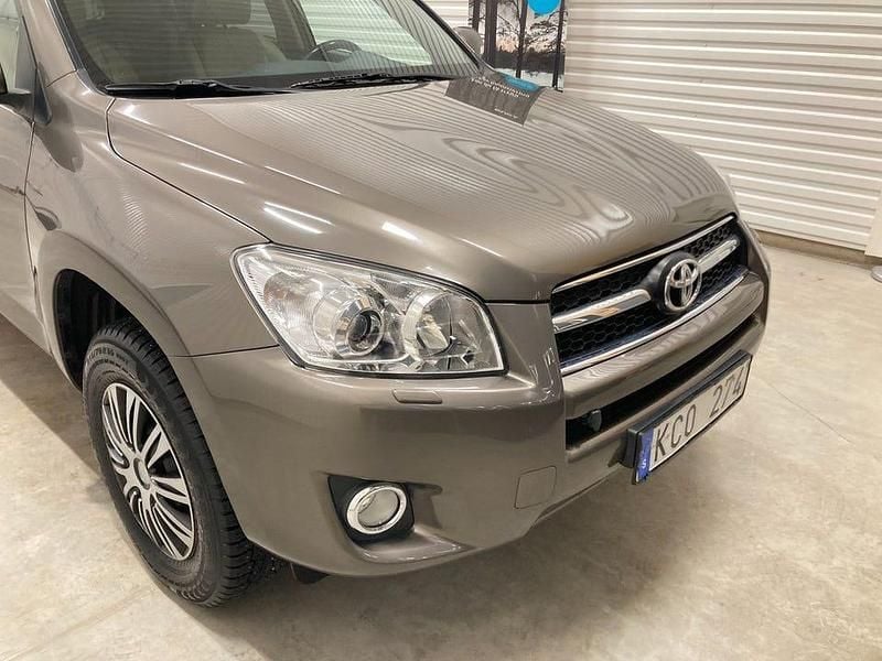 Begagnad Toyota RAV4 158 HK (116 kW) 2010 Brun SUV