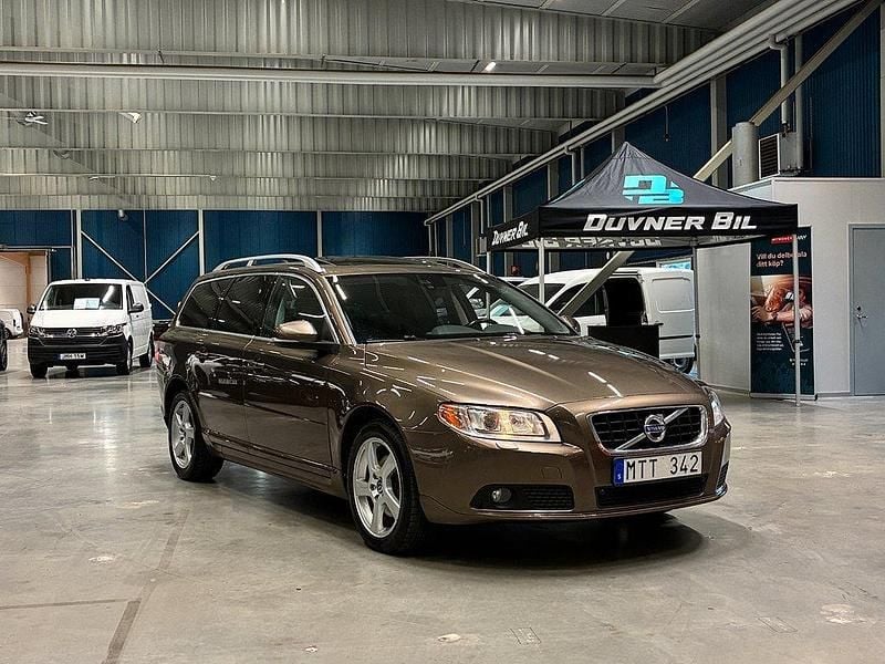Brun Begagnad 2012 Volvo V70 Summum Kombi | 114 900 kr (Marknadspris) - Bild 1/4