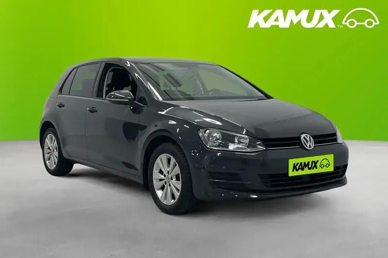 Silver/grå Begagnad 2016 VW Golf VII Halvkombi | 129 800 kr (Marknadspris) - Bild 1/4