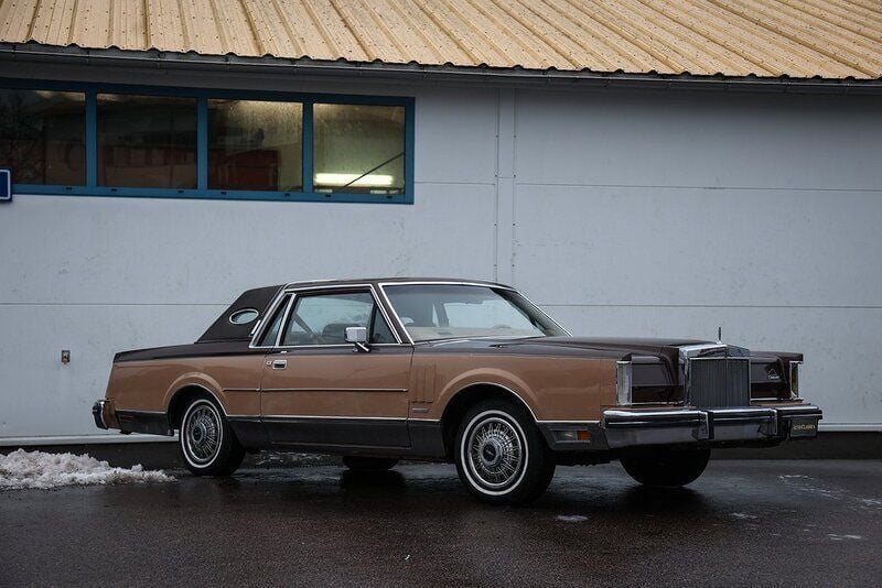 Begagnad Lincoln Continental 1983 Flerfärgad Sportkupé