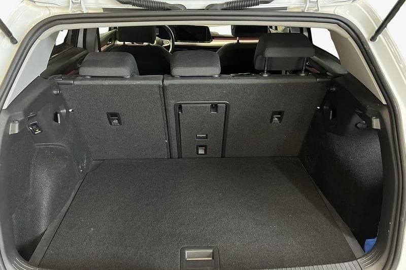 Begagnad VW Golf VII Edition 150 HK (110 kW) 2020 Vit