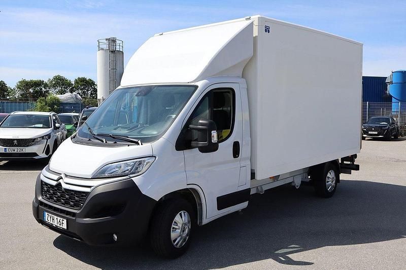 Vit Begagnad 2023 Citroën Jumper Minibuss | 412 375 kr - Bild 1/4