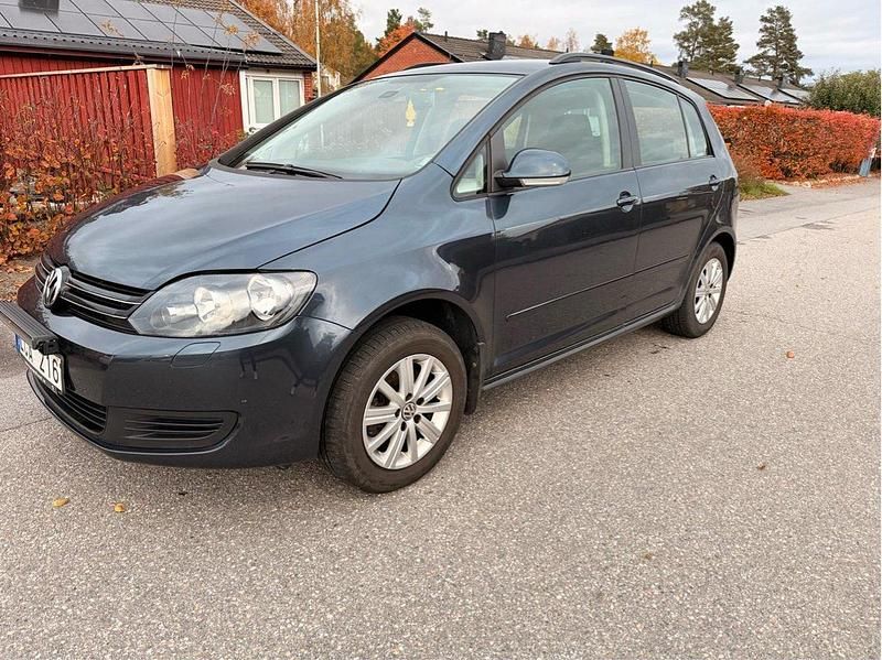 Grå Begagnad 2011 VW Golf Plus Cross Minibuss | 49 900 kr (Bra pris) - Bild 1/4