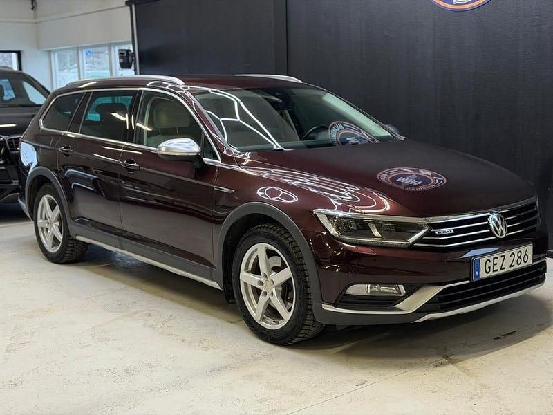 Begagnad VW Passat Alltrack 190 HK (139 kW) 2018 Röd Kombi
