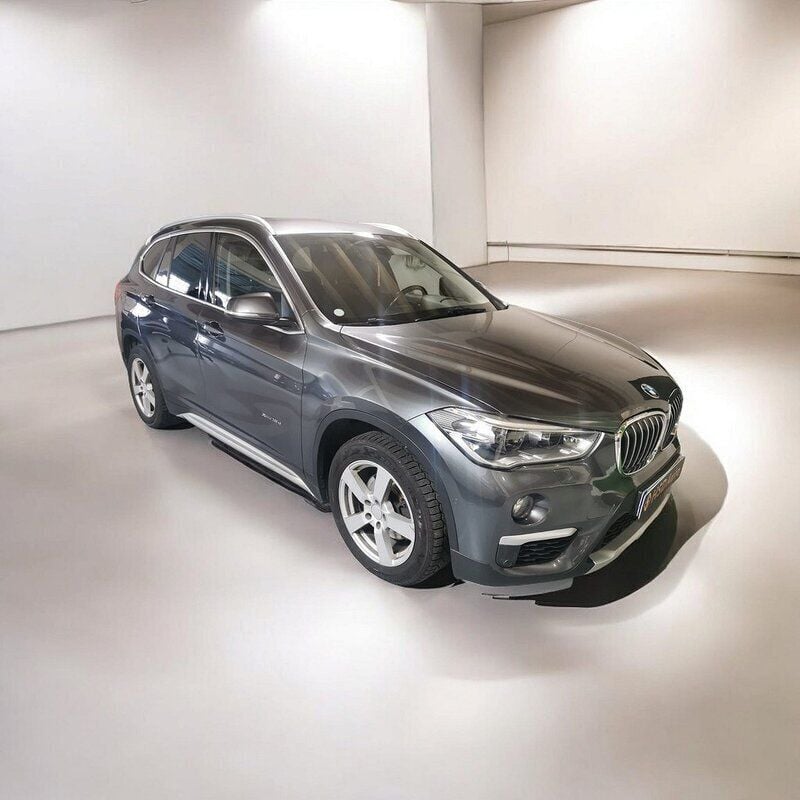 Grå Begagnad 2016 BMW X1 xLine SUV | 169 000 kr (Bra pris) - Bild 1/4
