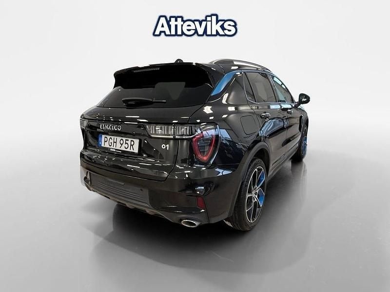 Begagnad Lynk & Co 01 264 HK (194 kW) 2021 Svart SUV
