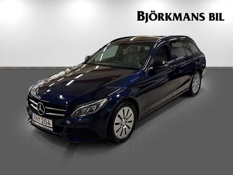 Mörkblå Begagnad 2016 Mercedes C220 Kombi | 219 000 kr (Marknadspris) - Bild 1/4