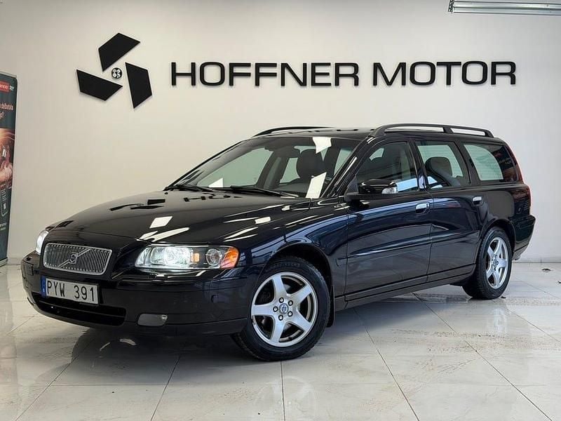 Begagnad Volvo V70 Momentum 170 HK (125 kW) 2007 Svart Kombi