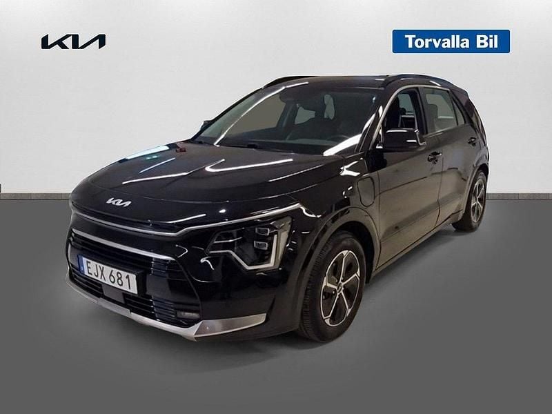 Svart Begagnad 2022 Kia Niro SUV | 289 900 kr (Superpris) - Bild 1/4