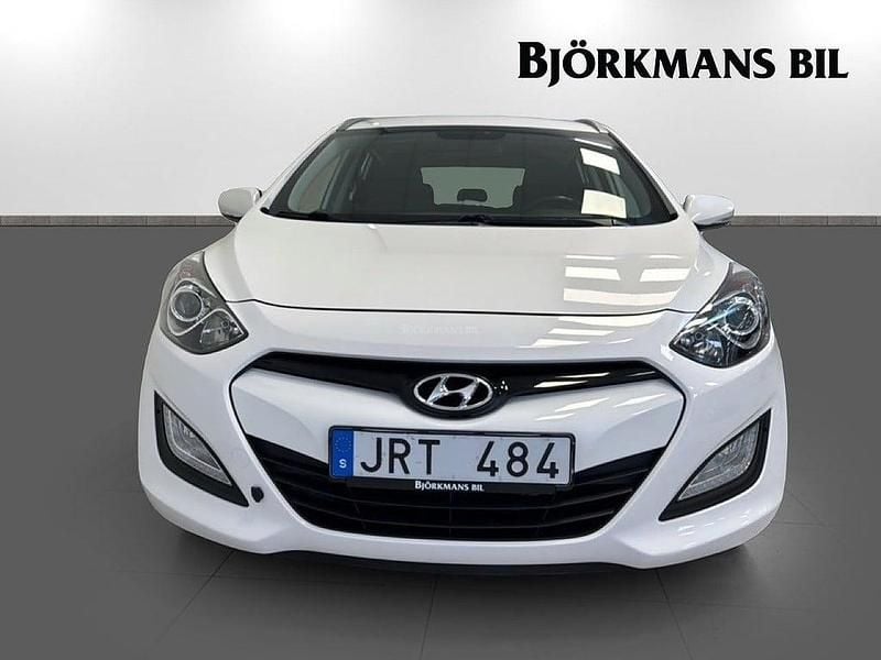 Begagnad Hyundai i30 110 HK (80 kW) 2013 Vit Kombi