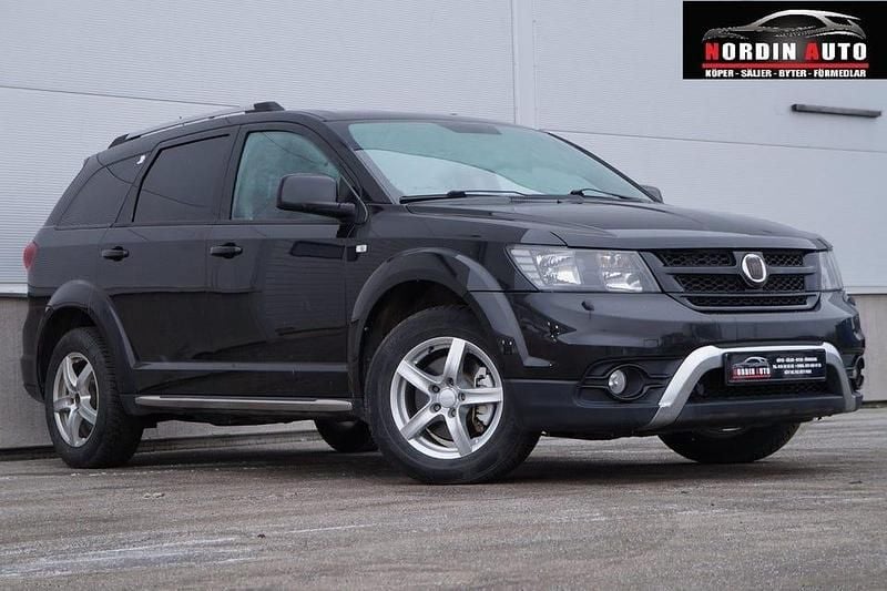 Begagnad Fiat Freemont 170 HK (125 kW) 2015 Svart SUV