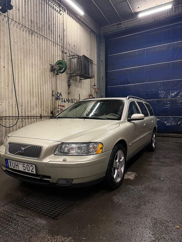 Begagnad 2006 Volvo V70 Kombi | 13 000 kr (Superpris) - Bild 1/4