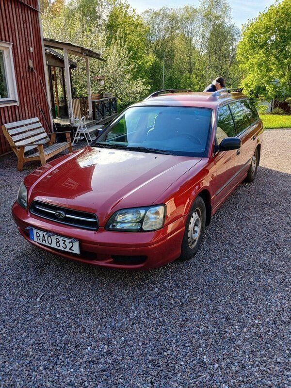 Röd Begagnad 2000 Subaru Legacy Kombi | 9 500 kr - Bild 1/2