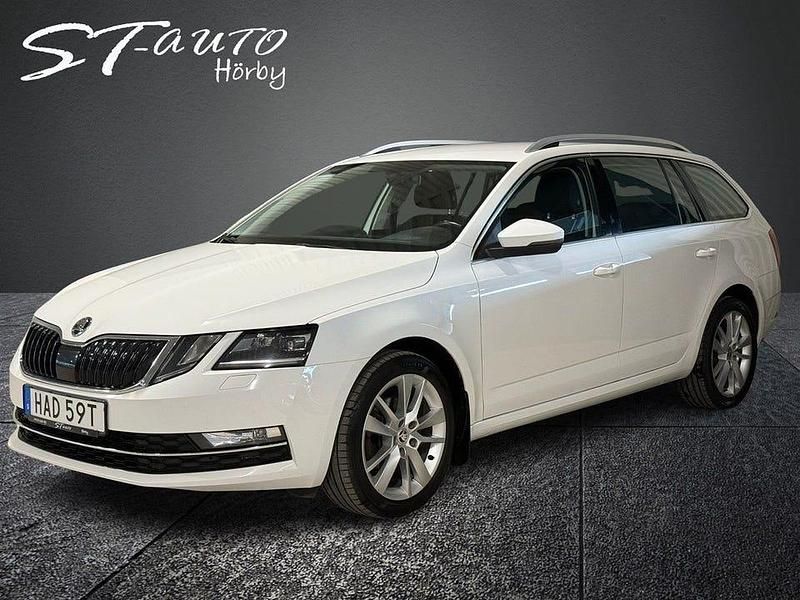 Vit Begagnad 2020 Skoda Octavia Style Kombi | 188 900 kr (Bra pris) - Bild 1/4