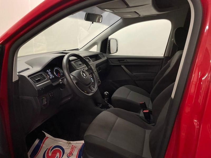 Begagnad VW Caddy 110 HK (80 kW) 2016 Röd Minibuss