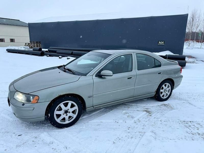 Begagnad Volvo S60 Momentum 210 HK (154 kW) 2006 Sedan