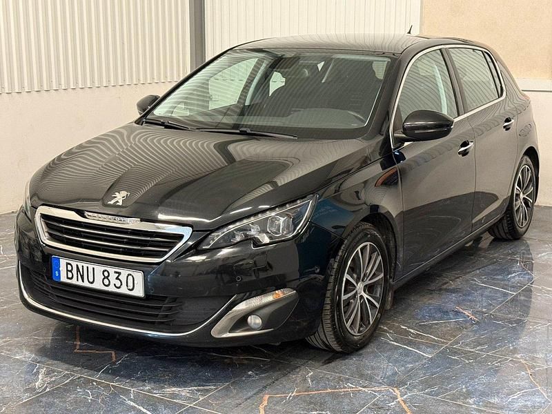Svart Begagnad 2014 Peugeot 308 Allure Halvkombi | 79 900 kr (Lite dyr) - Bild 1/4