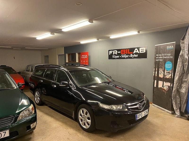 Begagnad Honda Accord Sport 155 HK (114 kW) 2006 Svart Kombi