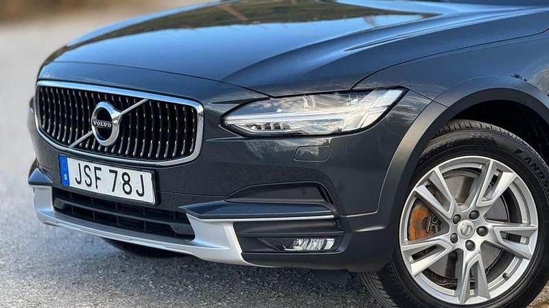 Begagnad 2019 Volvo V90 CC Kombi | 250 000 kr (Bra pris) - Bild 1/4