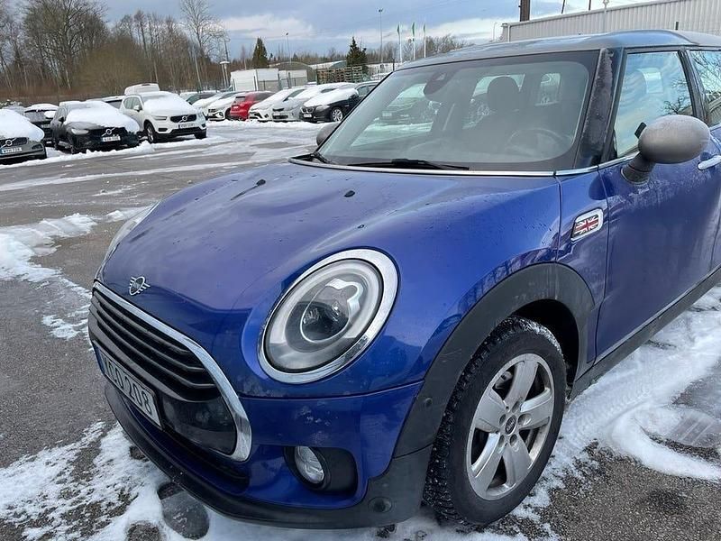 Blå metallic Begagnad 2019 Mini Cooper Clubman Salt Kombi | 179 000 kr (Marknadspris) - Bild 1/2