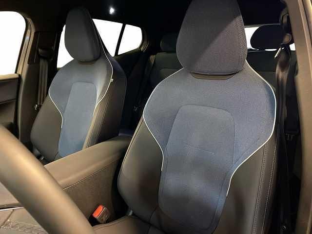 Begagnad Volvo EX30 Plus 202 kW (275 HK) 2025 Grå SUV