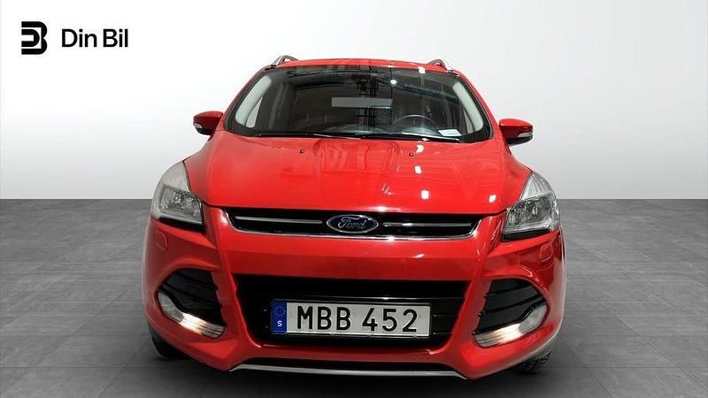 Begagnad Ford Kuga Trend 180 HK (132 kW) 2014 Röd SUV
