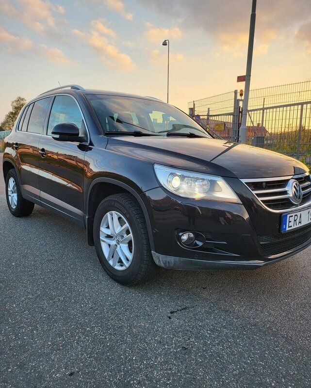 Svart Begagnad 2008 VW Tiguan Sportline SUV | 94 900 kr (Marknadspris) - Bild 1/4
