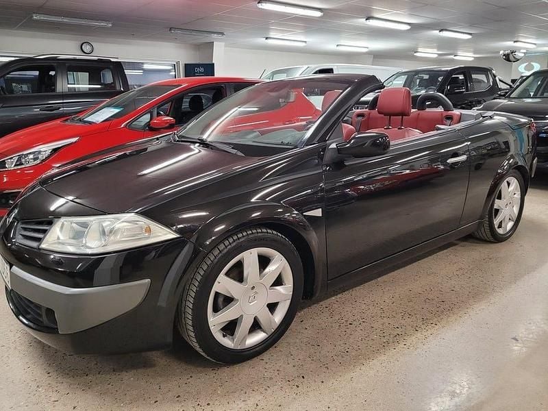 Svart Begagnad 2006 Renault Mégane Cabriolet Cab | 45 000 kr (Marknadspris) - Bild 1/4