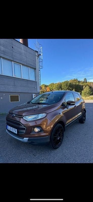 Grå Begagnad 2017 Ford Ecosport Titanium SUV | 69 000 kr (Superpris) - Bild 1/4