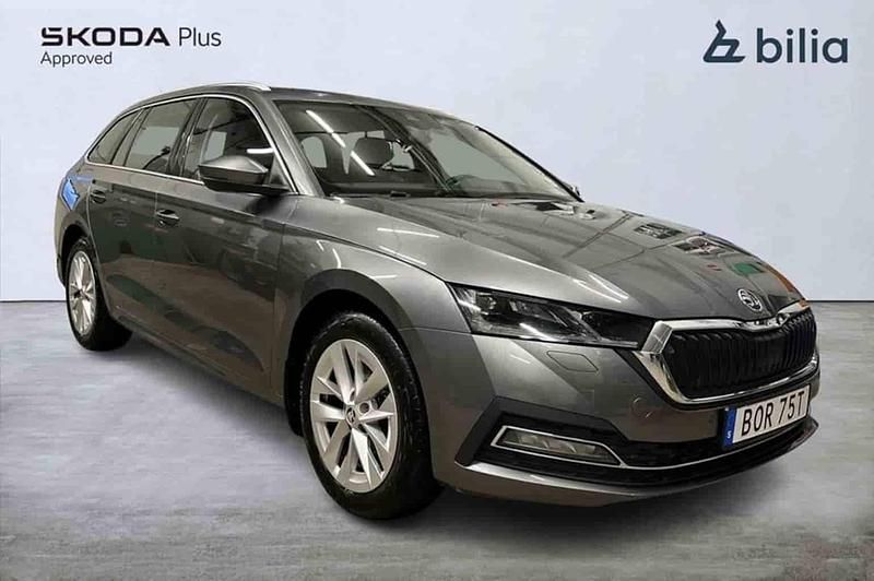 Grå Begagnad 2023 Skoda Octavia Kombi | 294 500 kr (Lite dyr) - Bild 1/1