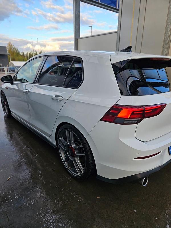 Begagnad VW Golf VIII GTI 245 HK (180 kW) 2023