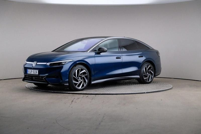 Blå Begagnad 2024 VW ID.7 Pro Sedan | 469 000 kr (Superpris) - Bild 1/4