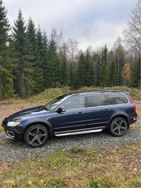 Blå Begagnad 2013 Volvo XC70 Momentum Kombi | 125 000 kr (Marknadspris) - Bild 1/3