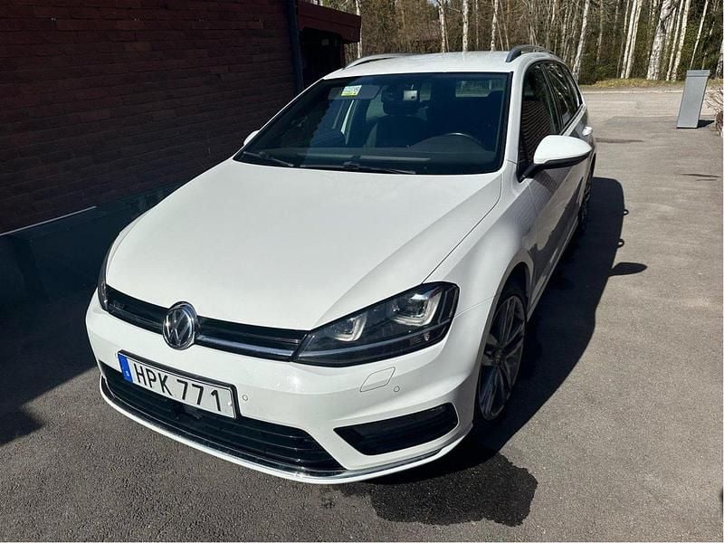 Vit Begagnad 2015 VW Golf VII GT Kombi | 148 000 kr (Marknadspris) - Bild 1/4