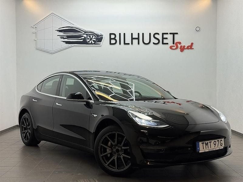 Svart Begagnad 2019 Tesla Model 3 Standard Range Plus Sedan | 188 500 kr (Lite dyr) - Bild 1/4